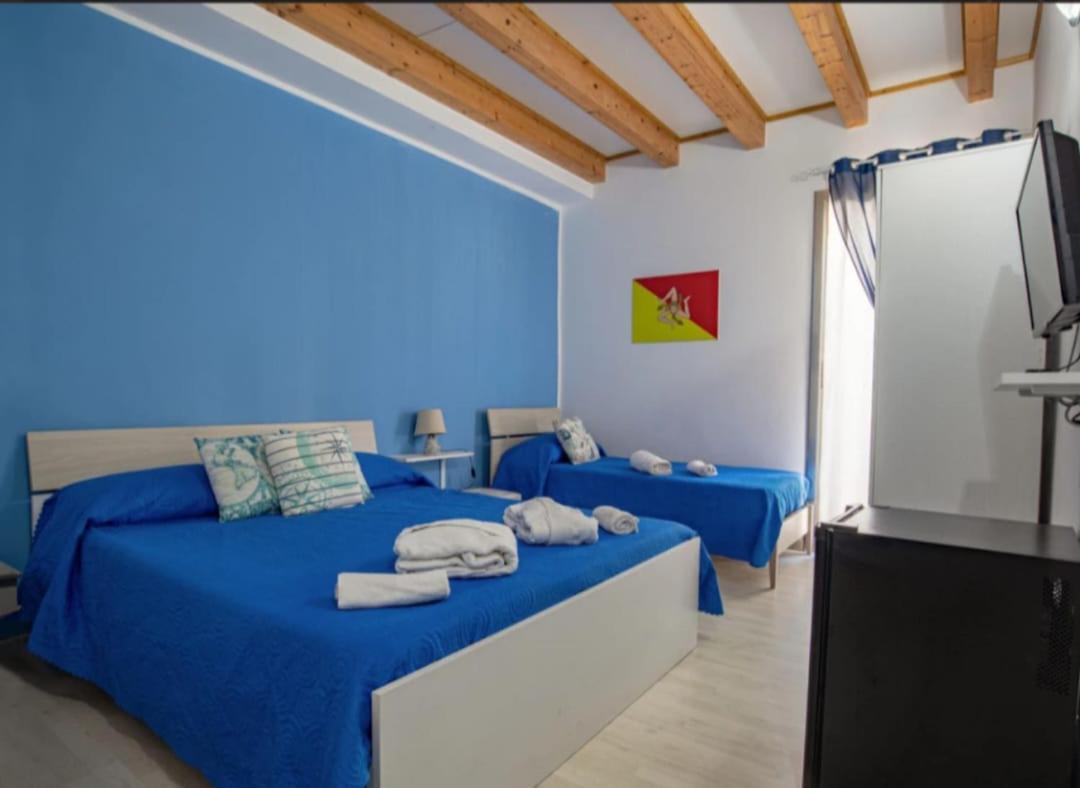 Gieffehouse Hotel Terrasini Buitenkant foto